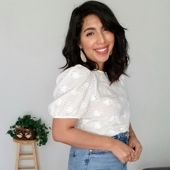 SWEET CAROLINE EYELET PUFF SLEEVE TOP - Picture 2 of 9